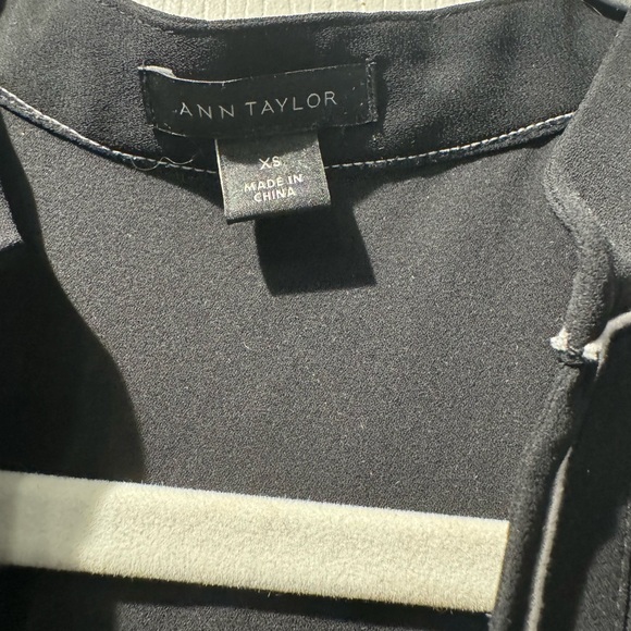 ANN TAYLOR LACE FRONT TANK TOP - Picture 2 of 3